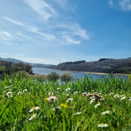 Les Tables Aux Vaches Raviege Vendégház *
